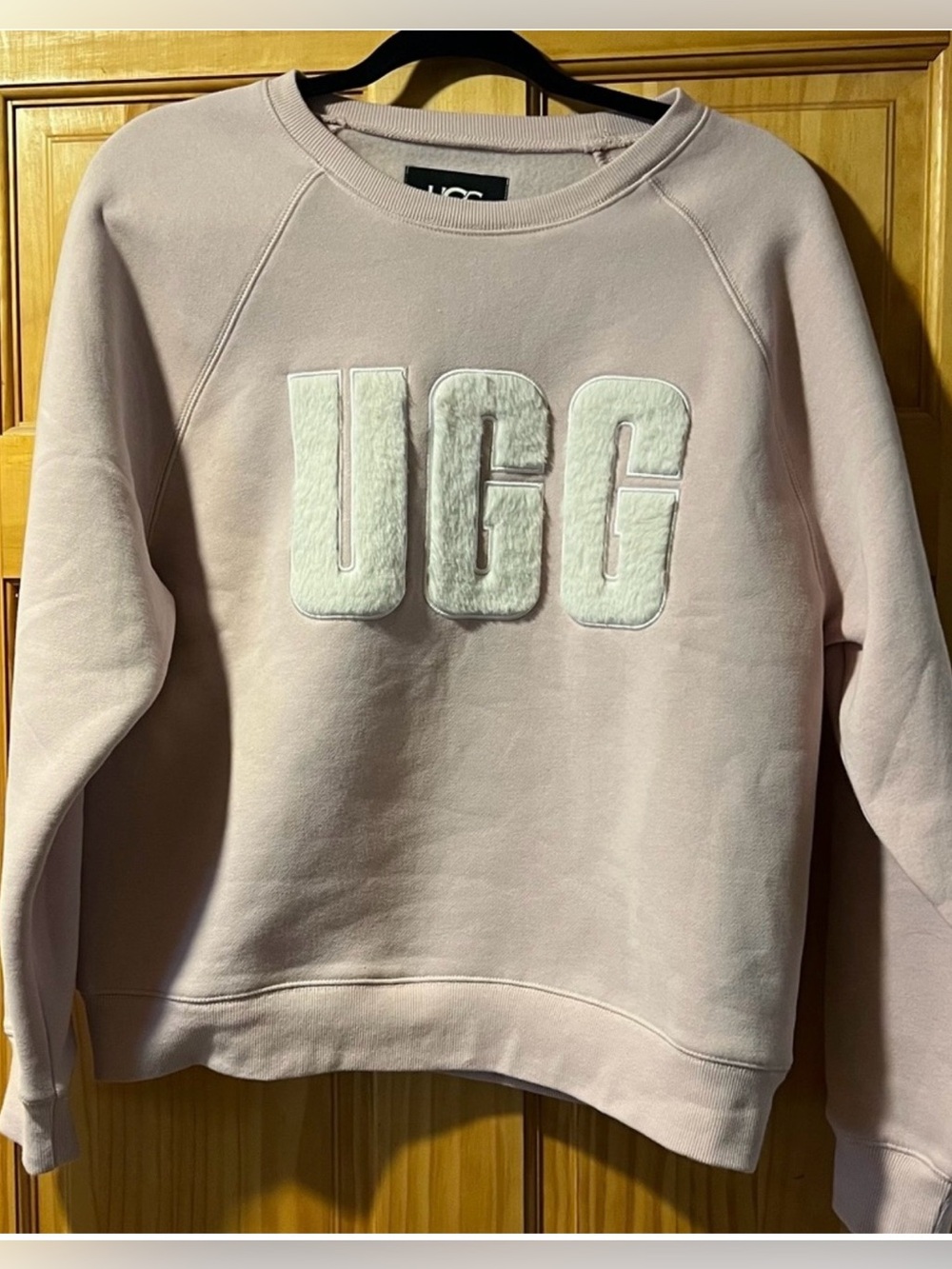 UGG Collection Madeline Fuzzy Logo Graphic
Sweatshirt. Sz. Medium NWT